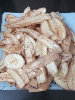 કાચા કેળાની વેફર (Raw Banana Wafer Recipe In Gujarati) રેસીપી મુખ્ય ફોટો