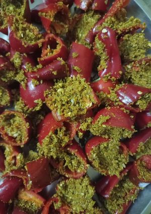 लाल मिर्च का अचार (Lal mirch ka achar recipe in hindi) रेसिपी मुख्य फोटो
