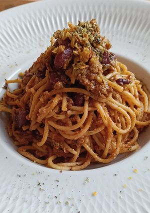 Una foto de Espaguetis integrales con chili con carne