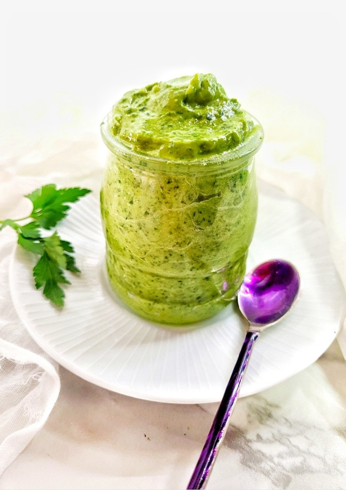 Una foto de Aderezo de cilantro y aguacate