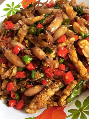 Cara Mudah Membikin Resep  Tumis Cumi asin pedas yang Lezat Sekali, Menggugah Selera