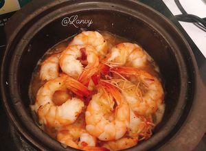 Hình của món Tôm rim mặn ngọt.