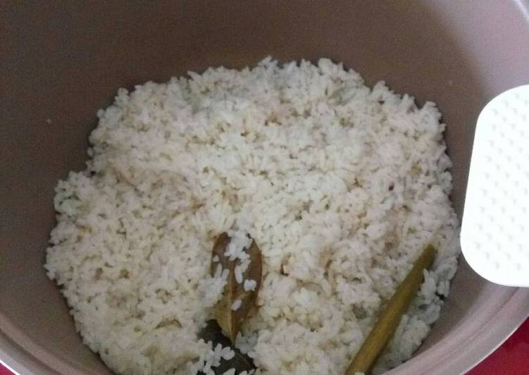 Nasi Uduk Rice Cooker Wangi