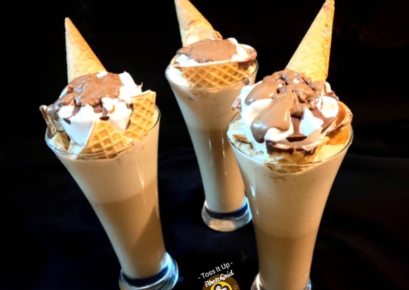 Instant Cold Coffee With Vanilla Chocolate Ice cream