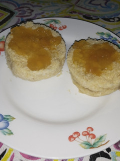 Una foto de Bizcocho de coco rallado en taza saludable