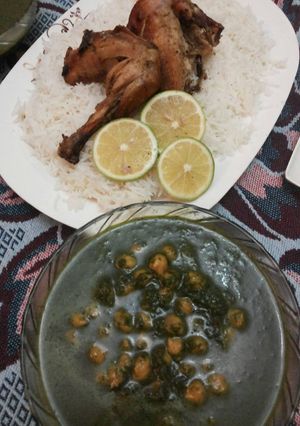 صورة لوصفة يخنه السبانخ بالحمص مع جاج مشوي وارز