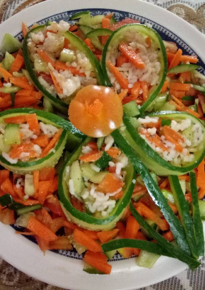 A picture of Sushi cucumber salad.