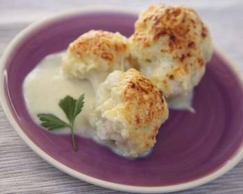 Fast Cooking Methods Cauliflower gratin with healthy bchamel sauce recipe Practical Delicious