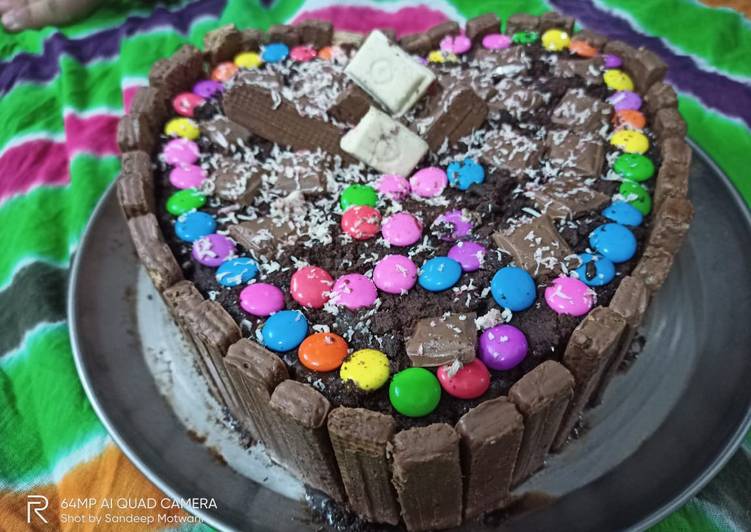 Recipe of Perfect Kitkat chocolate cake