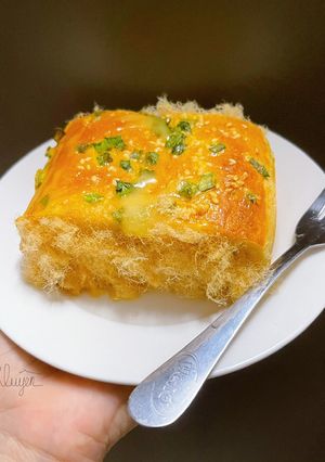 Hình của món Bánh mì kẹp chà bông.