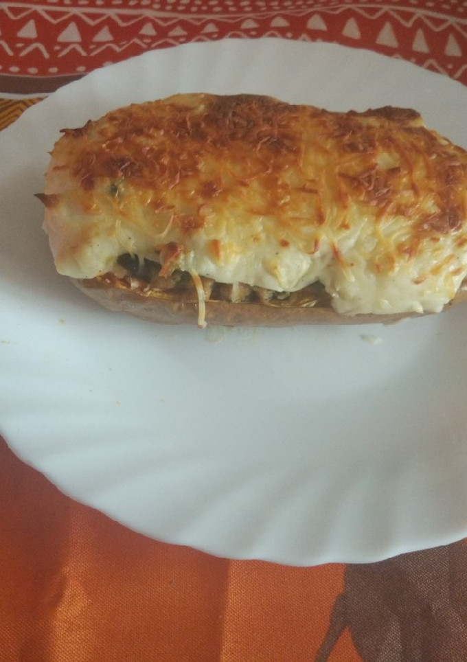 Una foto de Calabaza rellena de carne con espinacas y bechamel 💜