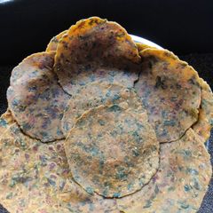Gujarati methi Thepla A picture of Gujarati methi Thepla.