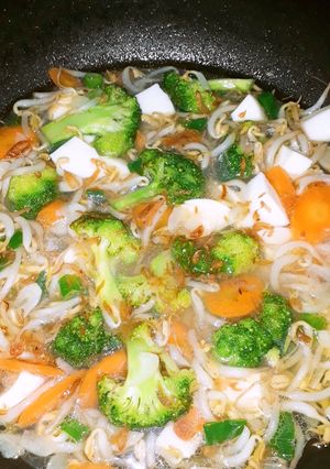 Foto resep Tumis taoge brokoli wortel & putih telur