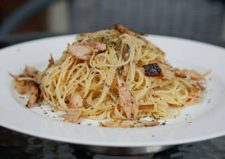 Bumbu Menyiapkan Aglio olio with smoked fish yang praktis