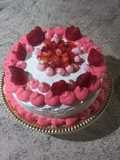 Torta de vainilla con crema chantilly y frutillas 🍓