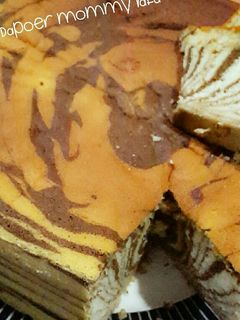 Foto resep Bolu zebra putih telur mocca ala mommy rafa