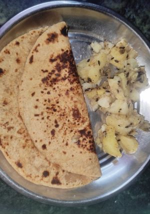 जीरा आलू(jeera aloo recipe in hindi) रेसिपी मुख्य फोटो