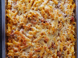 Macarrones con chistorra roja con carne picada gratinados