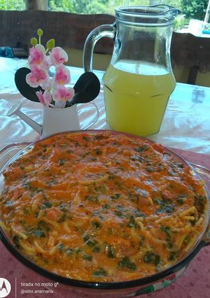 Foto de Macarrão com linguiça e molho rosê