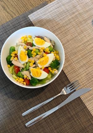 Una foto de Ensalada verde con pollo 🥬