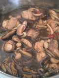 Ayam stim bersama cendawan shiitake Dan shimeji