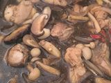 Ayam stim bersama cendawan shiitake Dan shimeji