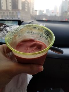 صورة لوصفة ايس كريم فراوله سريع 🍓🍓