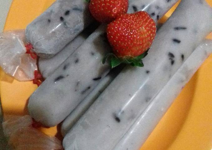 Ternyata ini lho! Resep bikin Es Lilin Ketan Hitam dijamin enak