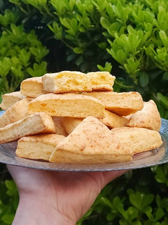 Una foto de Scons de queso Cheddar y Mardelplata 🧀🫠
