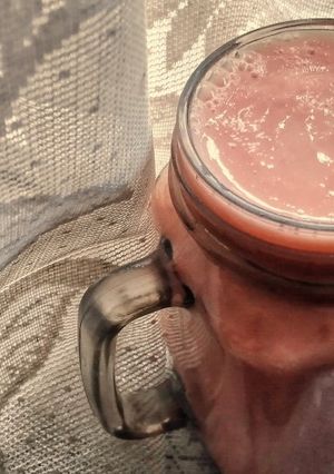 A picture of Guava and Apple Smoothie.