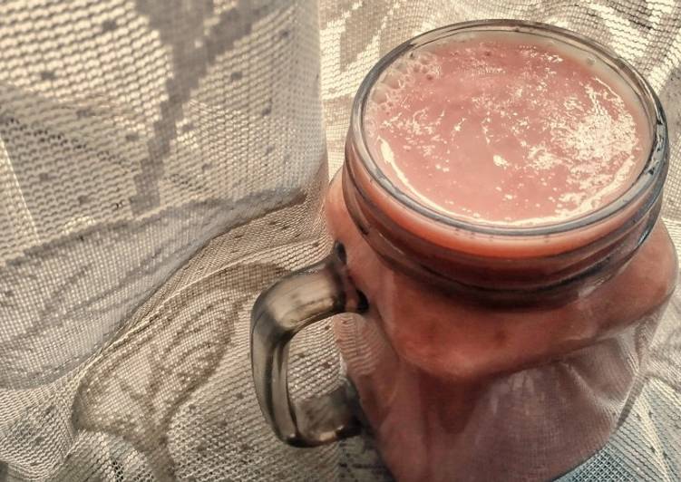 How to Prepare Award-winning Guava and Apple Smoothie