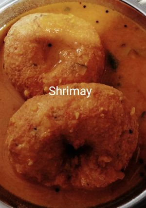 वडा सांबार (vada sambar recipe in marathi) रेसिपी चे मुख्य फोटो 