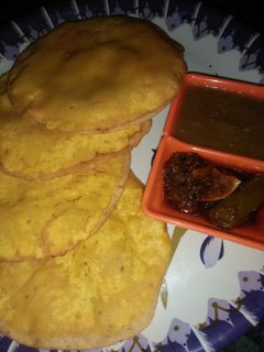 बेसन मसाला पूरी (Besan masala Puri recipe in Hindi) रेसिपी मुख्य फोटो