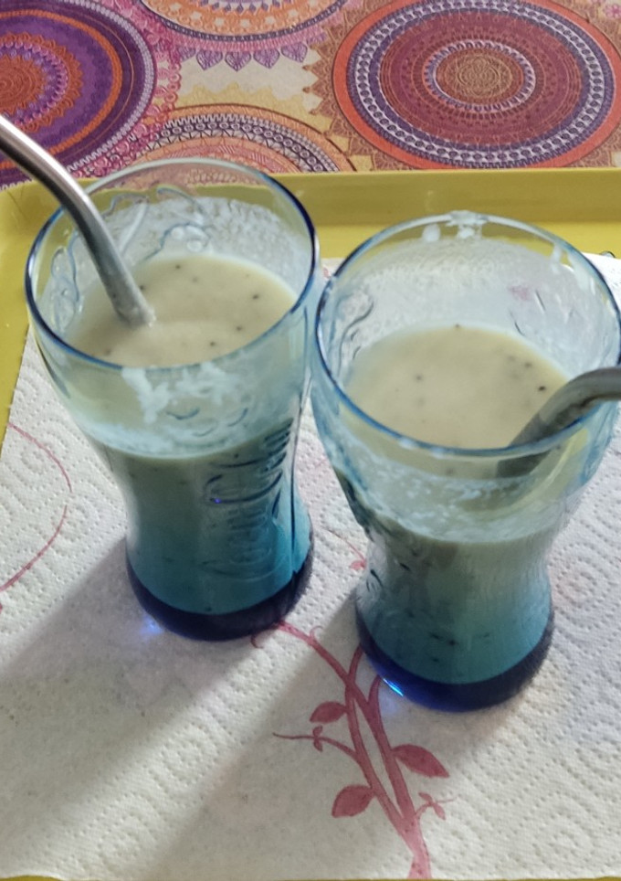 Una foto de Batido de piña, kiwi y plátano