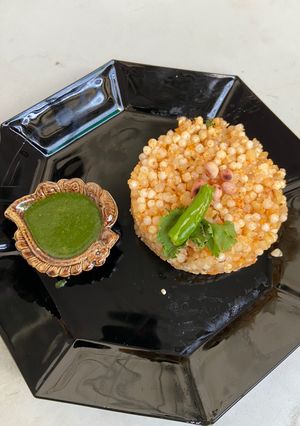 A picture of Sabudana ki khichdi.