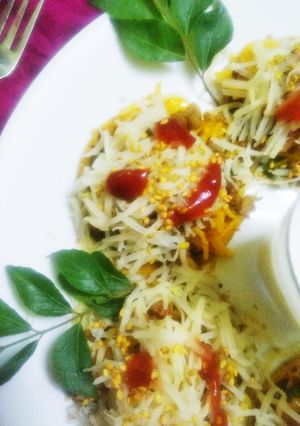 મીની થેપલા પિઝા (Mini thepla pizza) રેસીપી મુખ્ય ફોટો