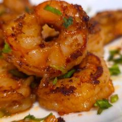 A picture of Garlic butter prawns.
