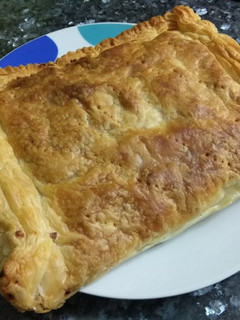 Una foto de Hojaldre de lomo, pavo y queso