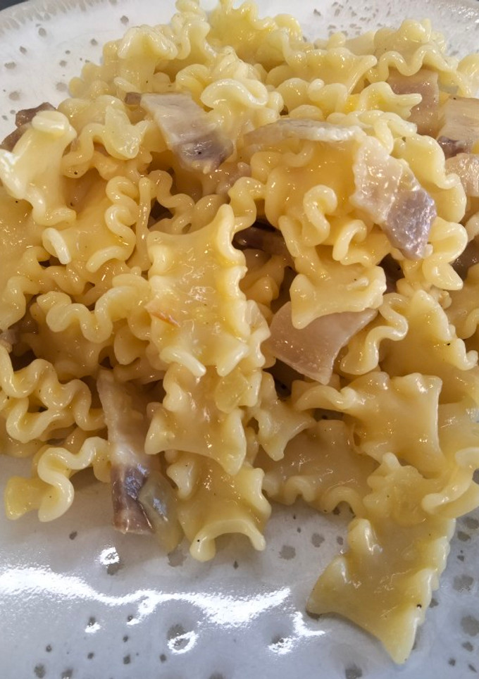 Una foto de Mafalda a la carbonara clásica con panceta