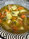 Caldo casero de verduras con macarrones