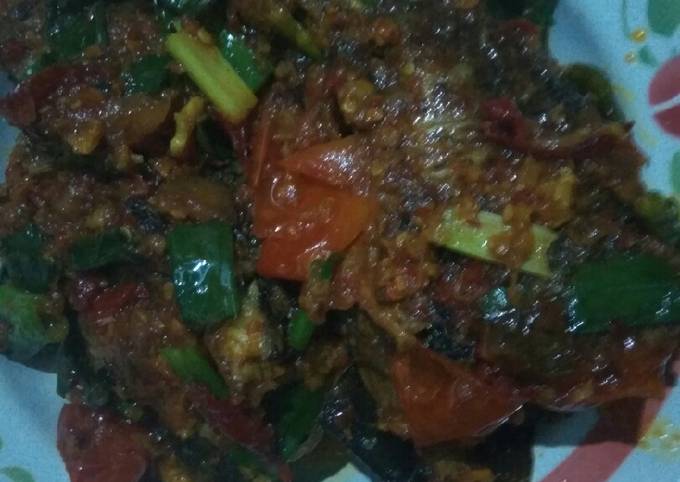 Resep Ikan mas bumbu kuning pedas mantap Anti Gagal