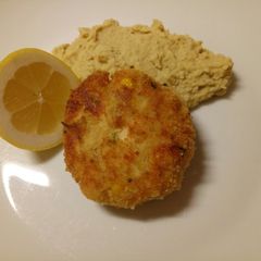 A picture of Salmon and sweet corn cakes.