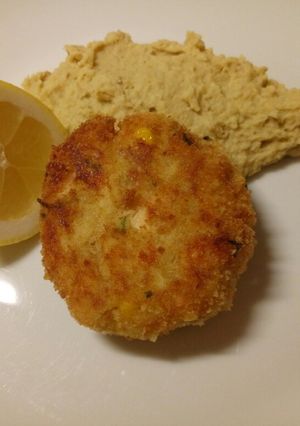 A picture of Salmon and sweet corn cakes.