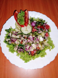 A picture of Persian Shiraz 🥗 salad 🥒🍅🧅.