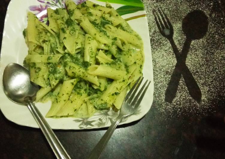 Recipe of Favorite Cheesy Spinach pasta