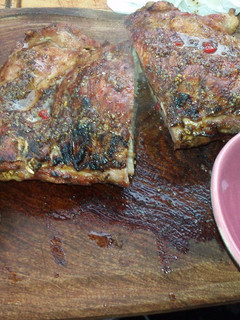 Una foto de Pechito de cerdo con mostaza antigua y miel