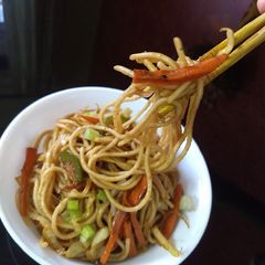 A picture of Chow mein.