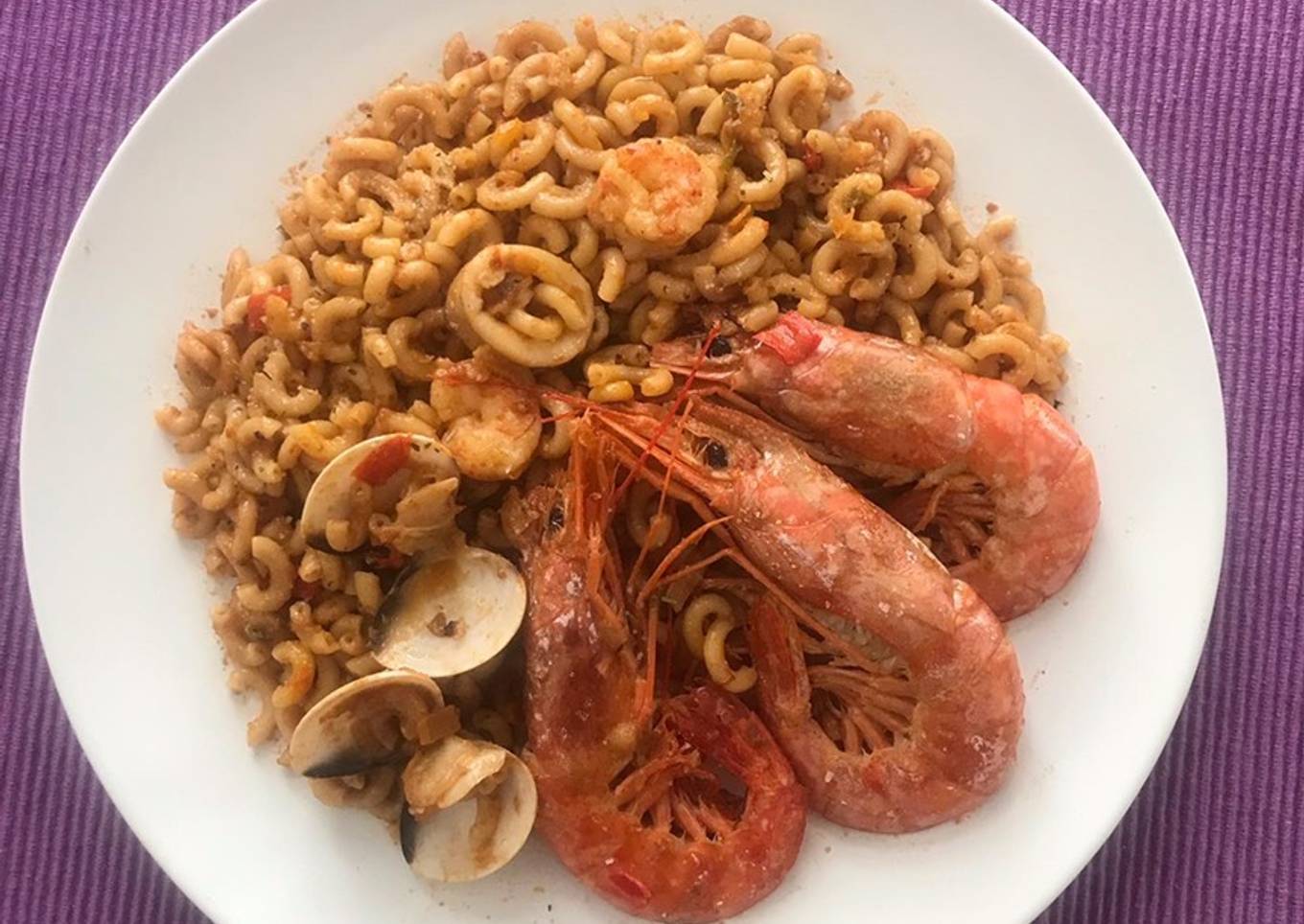 Fideuà (fideos con frutos del mar)