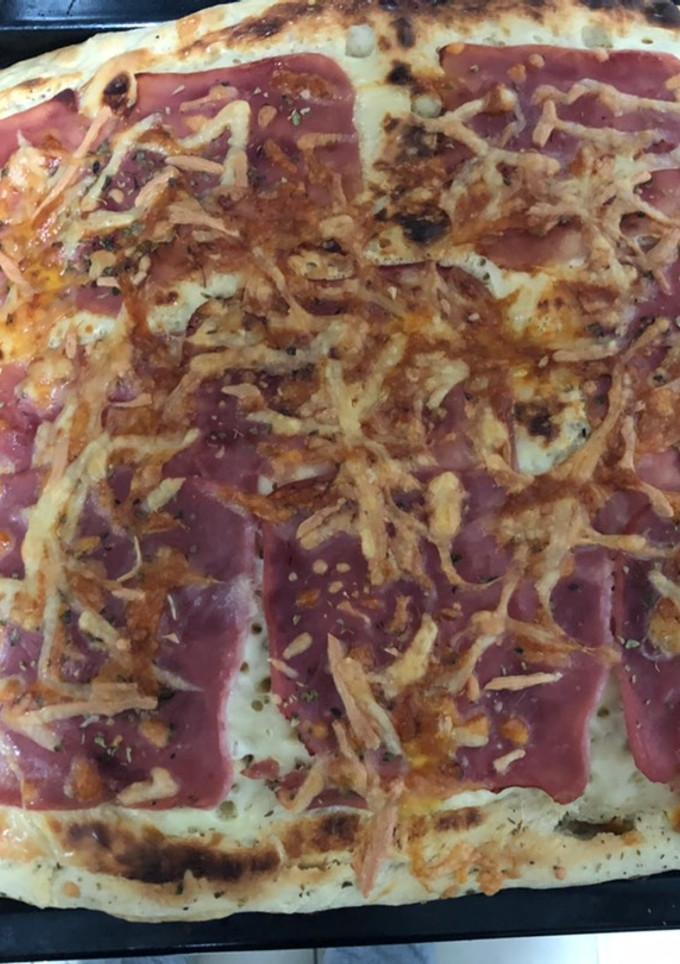 Una foto de Foccacia de jamón York y queso