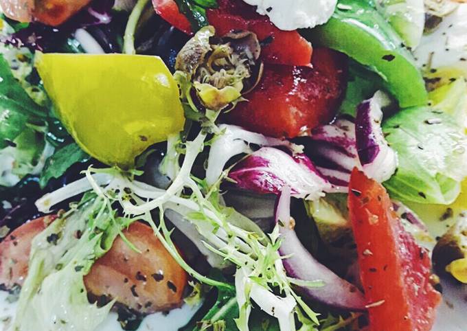 Греческий салат «новогодний серпантин»🎊